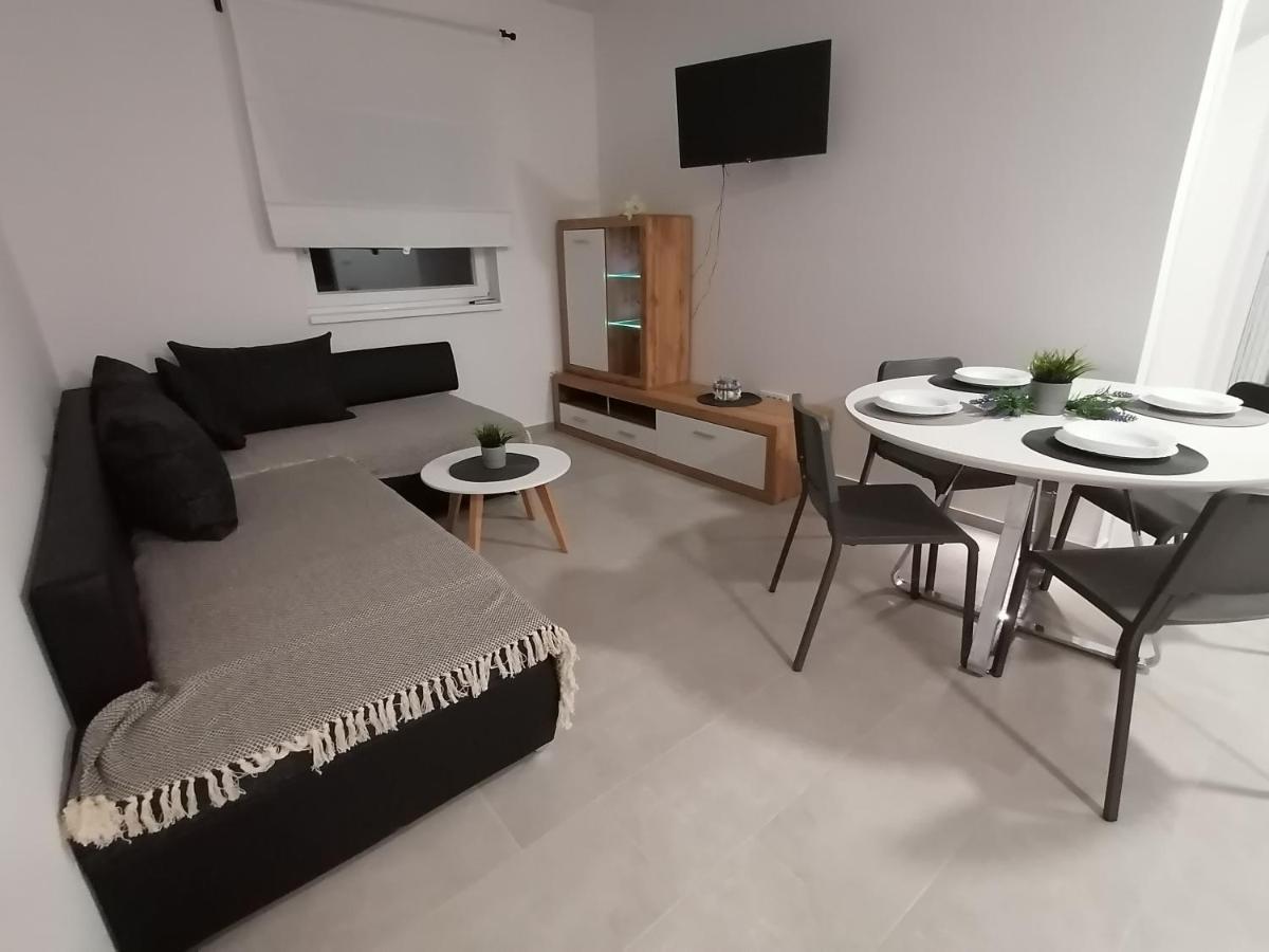 Antolak Apartment Vir Exterior photo