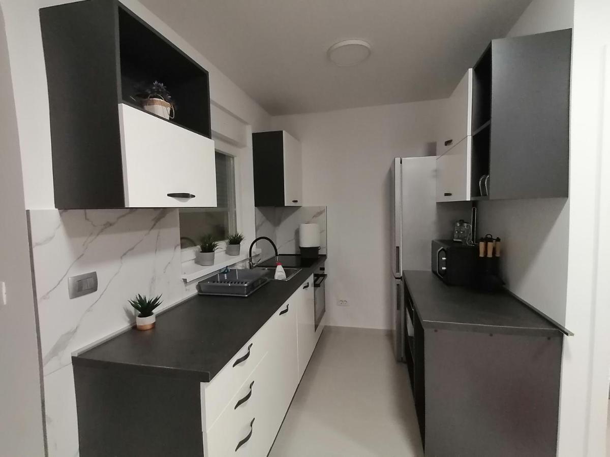 Antolak Apartment Vir Exterior photo