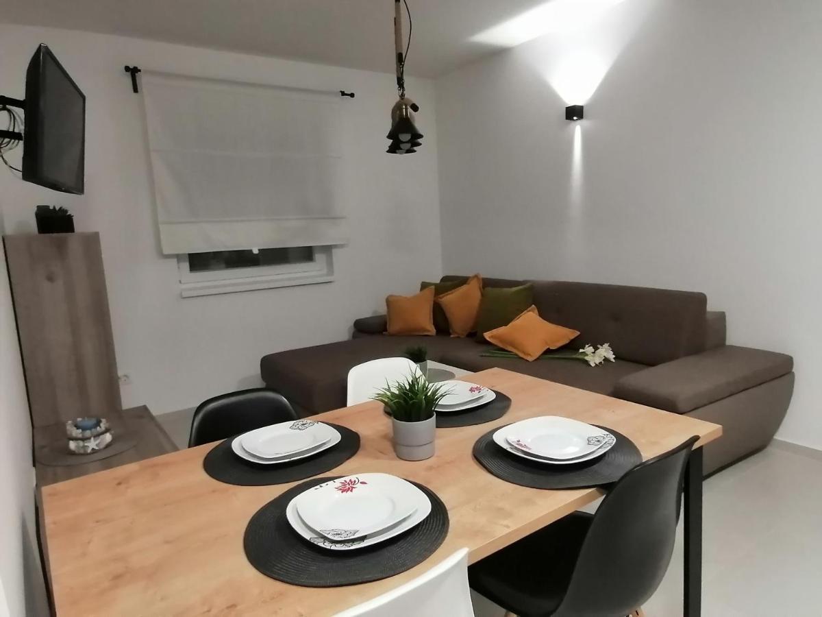 Antolak Apartment Vir Exterior photo