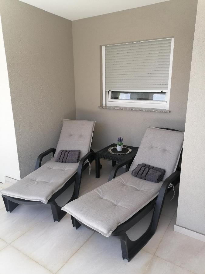 Antolak Apartment Vir Exterior photo